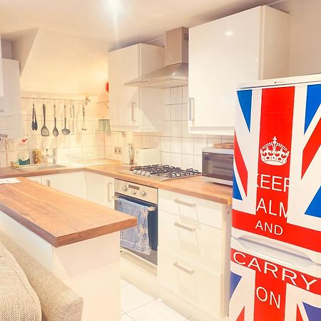 Stunning, Stylish Garden Flat In The Heart Of Wimbledon Daire Londra Dış mekan fotoğraf