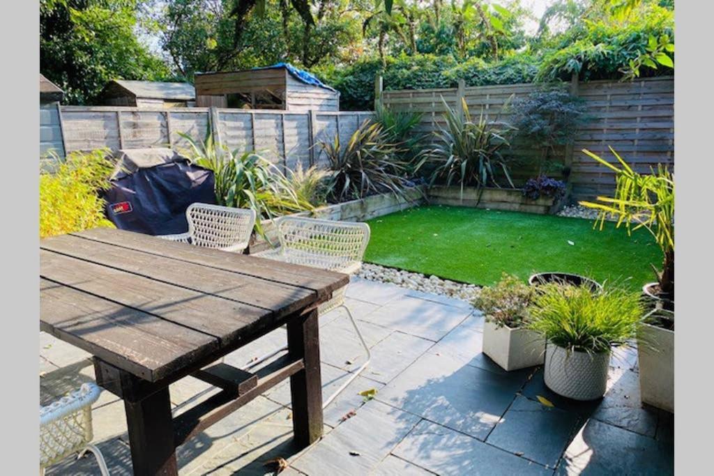 Stunning, Stylish Garden Flat In The Heart Of Wimbledon Daire Londra Dış mekan fotoğraf