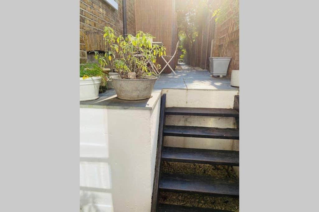 Stunning, Stylish Garden Flat In The Heart Of Wimbledon Daire Londra Dış mekan fotoğraf