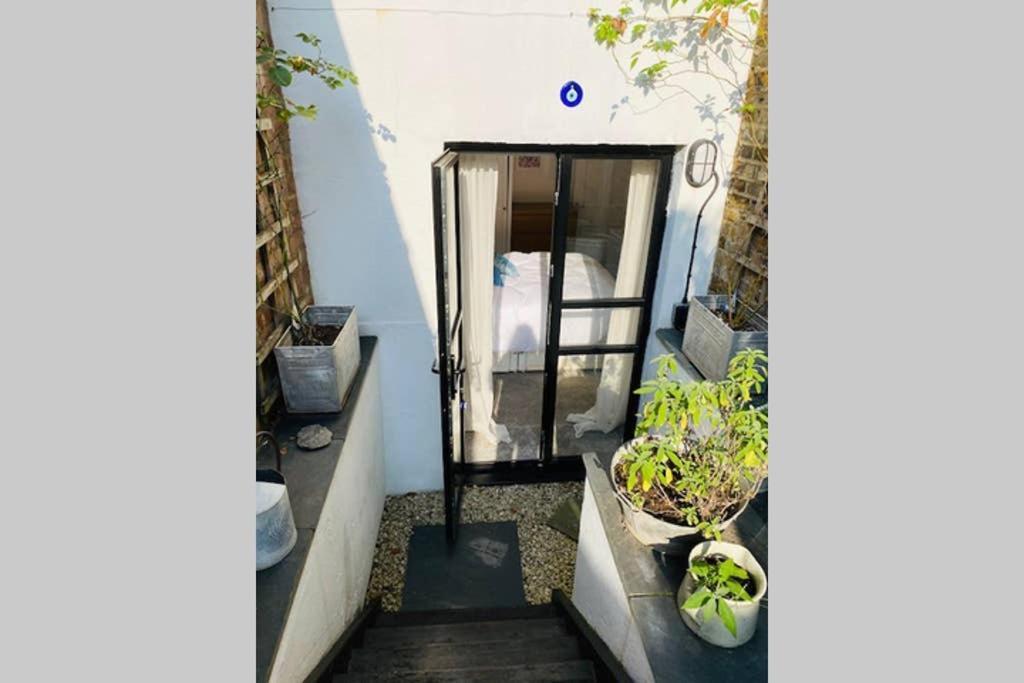 Stunning, Stylish Garden Flat In The Heart Of Wimbledon Daire Londra Dış mekan fotoğraf