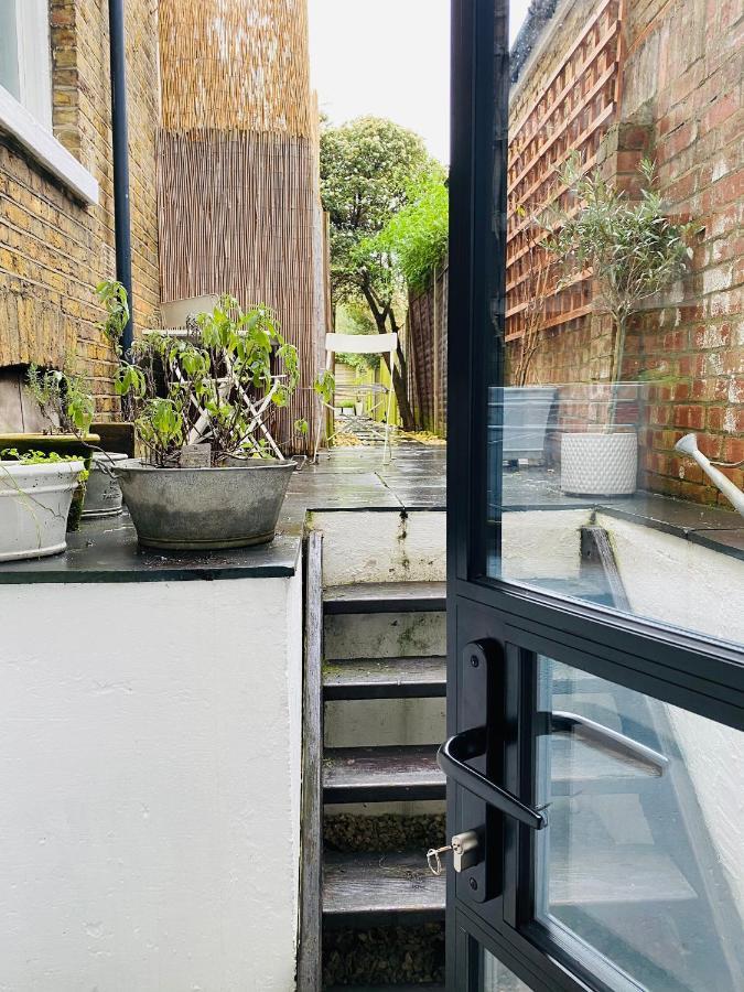 Stunning, Stylish Garden Flat In The Heart Of Wimbledon Daire Londra Dış mekan fotoğraf
