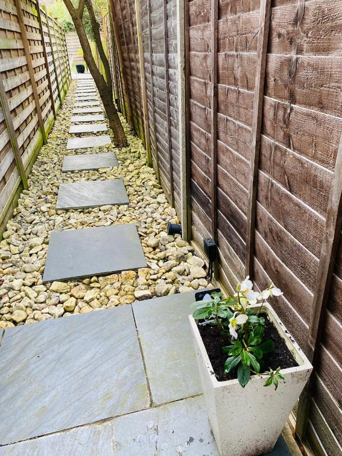 Stunning, Stylish Garden Flat In The Heart Of Wimbledon Daire Londra Dış mekan fotoğraf