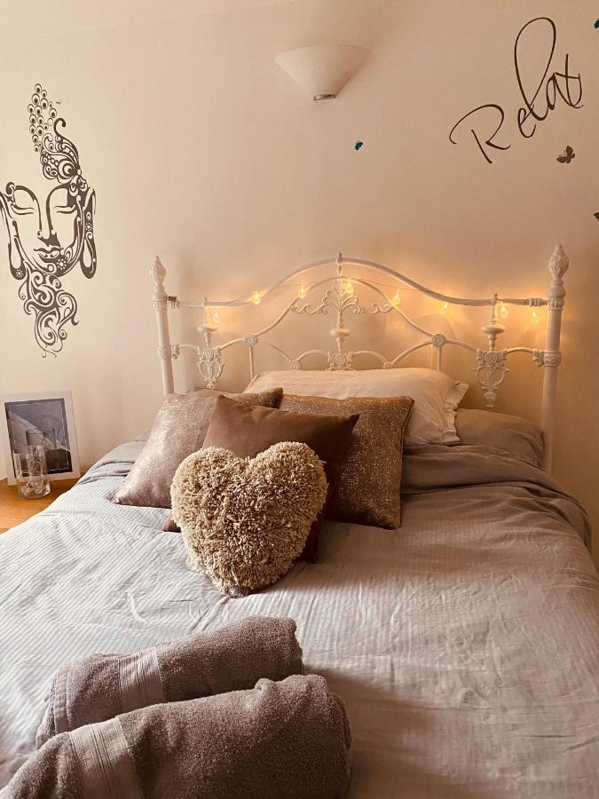 Stunning, Stylish Garden Flat In The Heart Of Wimbledon Daire Londra Dış mekan fotoğraf