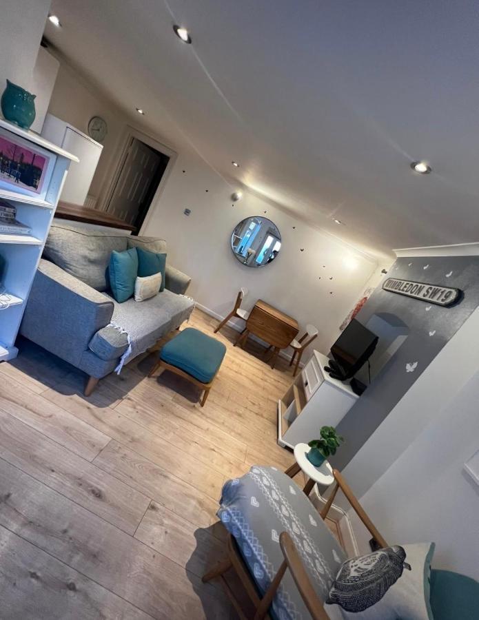 Stunning, Stylish Garden Flat In The Heart Of Wimbledon Daire Londra Dış mekan fotoğraf