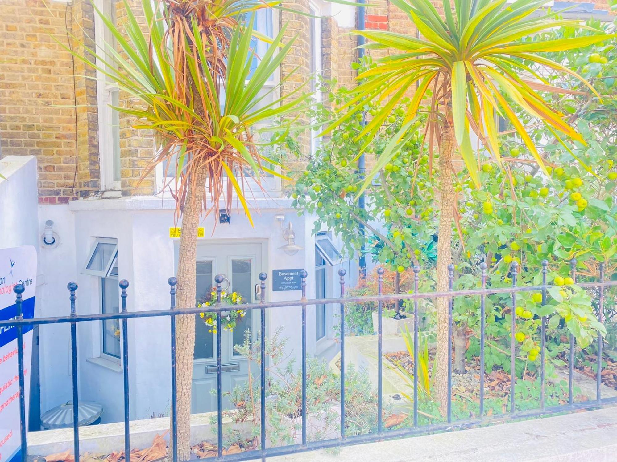 Stunning, Stylish Garden Flat In The Heart Of Wimbledon Daire Londra Dış mekan fotoğraf